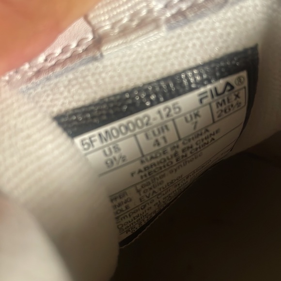 Fila Disruptor Sneakers - Picture 11 of 11